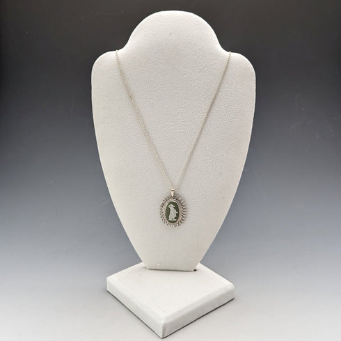 1978 British Vintage Wedgwood Sterling Silver & Green Jasper Pendant Necklace